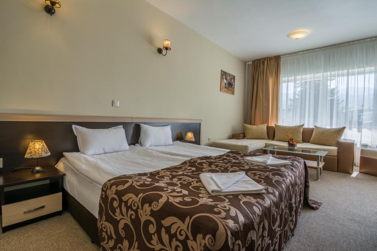 Hotel Royal بوروفتس المظهر الخارجي الصورة