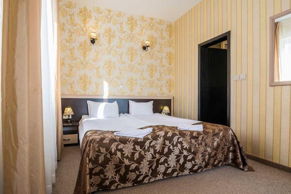 Hotel Royal بوروفتس المظهر الخارجي الصورة